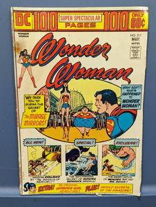 lot 2 image: DC Wonder Woman Comic