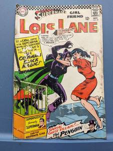 lot 4 image: DC Lois Lane Comic
