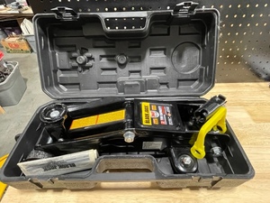 Black Jack 2 Ton Floor Jack