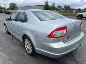 lot 17 image: 2006 Mercury Milan I-4 Premier