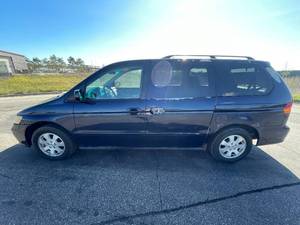 lot 19L image: 2004 Honda Odyssey EX