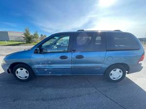 lot 14B image: 2001 Ford Windstar LX