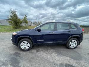 lot 13 image: 2014 Jeep Cherokee Sport - 4X4 - 1 OWNER