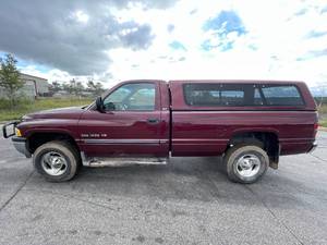 lot 13 image: 2000 Dodge Ram 1500 SLT - 4X4