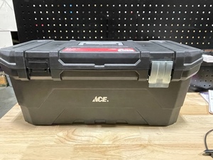 lot 9 image: 23 Tool Box