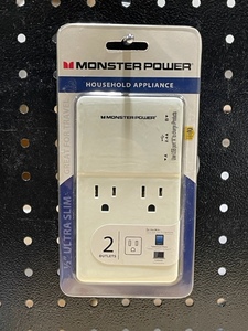lot 41 image: Outlet Plug-In USB Adapter