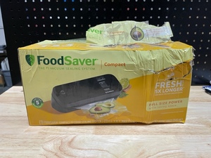lot 42 image: Food Saver Vacuum Sealing System