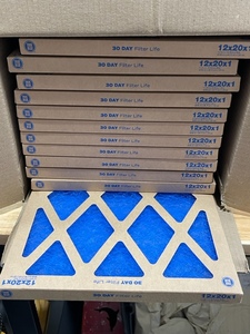 lot 52 image: Case of Fiberglass Air Filters 12 x 20 x 1
