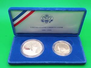 lot 8 image: 1986 Liberty Coin Set