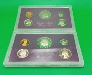 lot 20 image: Two Proof Sets