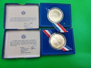 lot 29 image: Two 1986 Silver Liberty Coins