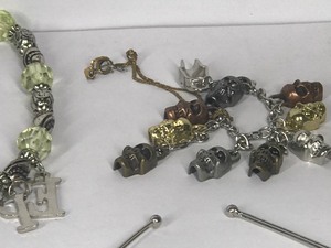 lot 201 image: Lot of Jewelry