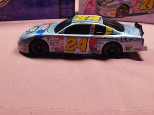 lot 10 image: 2000 Jeff Gordon #24 Dupont Limited Edition Action Nascar die cast