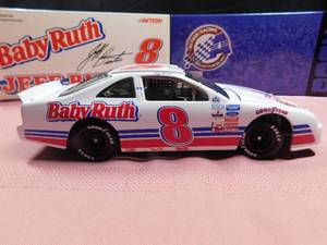 lot 18 image: Limited edition Baby Ruth Jeff Burton #8 Nascar 2000 die cast