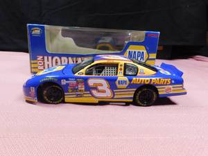 lot 19 image: Limited edition NAPA Ron Hornaday #3 Nascar 2000 die cast