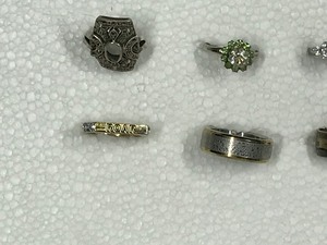 lot 204 image: Lot of Jewelry