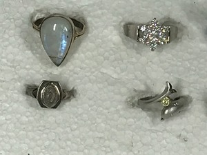 lot 213 image: Lot of Rings