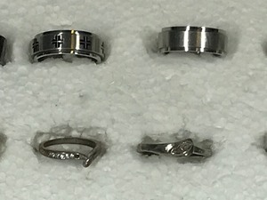 lot 216 image: Lot of Rings
