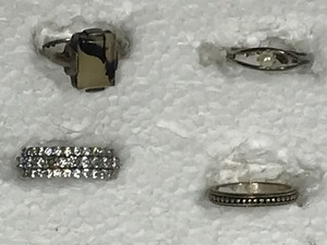 lot 219 image: Lot of Rings