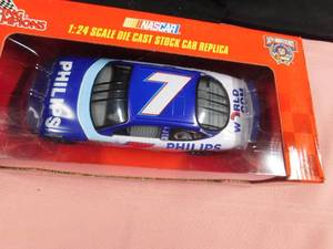 lot 58 image: 1998 Nascar 50th Anniversary collectors edition #7 Phillips die cast car