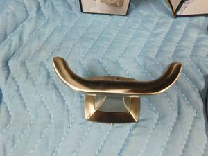 lot 104 image: New robe hook, towel bar, toilet paper holder