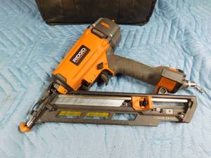 lot 114 image: 15 Gauge air nailer with case