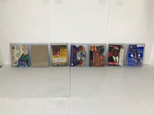 lot 273 image: 7 Collectible Football Cards