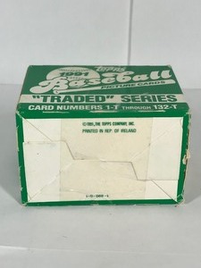 lot 355 image: 1991 Topps Baseball Traded Series Complete Set