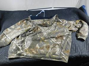 lot 175 image: Remington camouflage zip-up hoodie