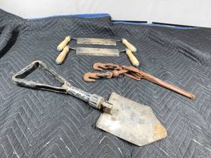 lot 198 image: Chain binder, fold-up shovel and 2 draw knives