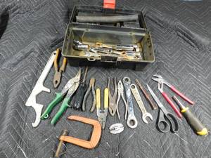lot 72 image: Tool box of tools