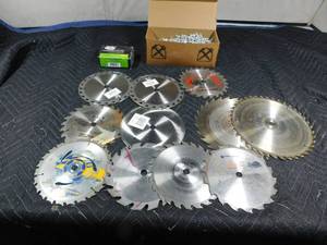 lot 282 image: Saw blades and roofing & finishing nails
