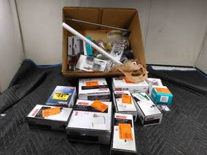 lot 286 image: lot of new towel bars, tolet paper holders, robe hooks, and more