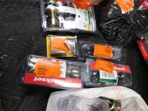 lot 298 image: Box of door locks