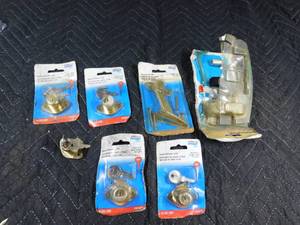 lot 307 image: Lot of drawer locks, hand rail bracket and handle