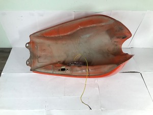 lot 400 image: Vintage Motorcycle Cycle Gas Tank