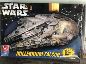 lot 407 image: AMT ERTL Star Wars Millennium Falcon Deluxe Cutaway Model 2005