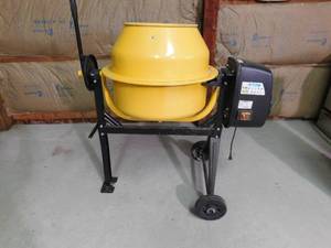lot 9 image: Electric cement mixer