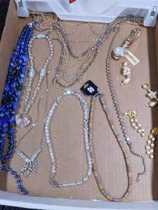 lot 325 image: Flat of jewelry