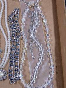 lot 326 image: Flat of jewelry