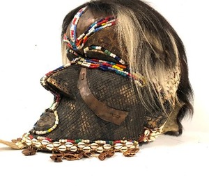 lot 5 image: Fine Old Kuba Bwoom Helmet Mask