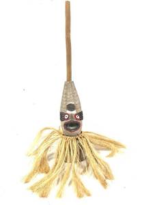 lot 4 image: Interesting Carved Yaka or Suku Post
