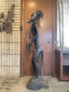 lot 44 image: Monumental LARGE Papua New Guinea Sepik River Spirit Figure