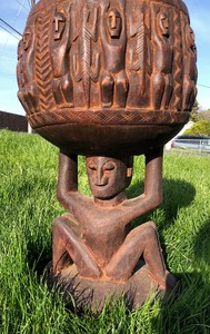 lot 45 image: Large Figural Carved Ceremonial Ife Bowl wOriginal Lid