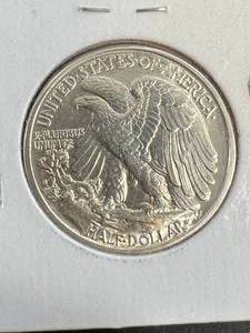1942 US WALKING LIBERTY HALF DOLLAR