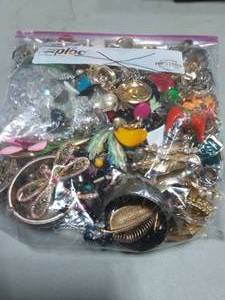 Bulk Jewelry Brooches, Earrings, Bracelets & Necklaces