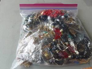 Bulk Jewelry Brooches, Earrings, Bracelets & Necklaces