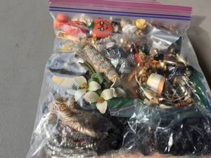 Bulk Jewelry Brooches, Earrings, Bracelets & Necklaces