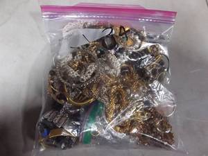 Bulk Jewelry Brooches, Earrings, Bracelets & Necklaces