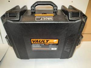 lot 45 image: Pelican Vault V550 Large Equipment Case with foam